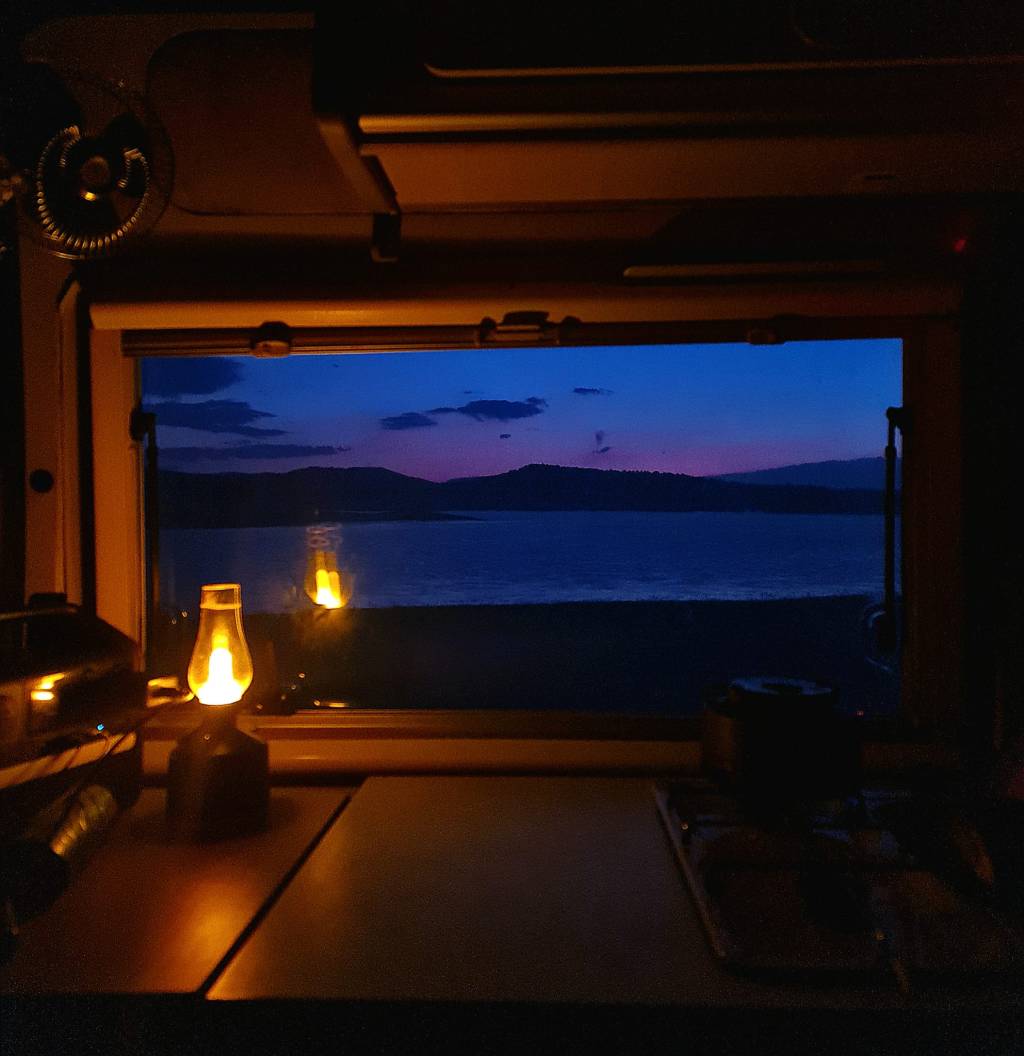 Düzde yaşamak isteyen&nbsp;adam